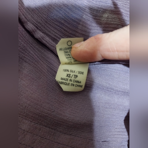 Signature Saks Fifth Avenue Silk lilac Victorian style Blouse Top XS - Picture 7 of 7